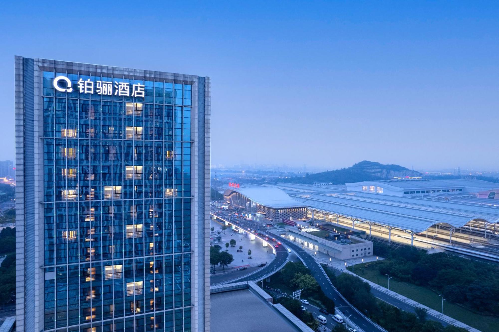 The Qube Xuzhou Hotel Bagian luar foto